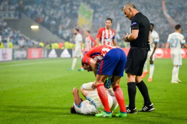 Lyon, Fransa - 16 Mayıs, 2018: Atletico Madrid vs Groupama Stadyumu, Fransa Olimpik Marsilya arasında final Uefa Avrupa Ligi maçı sırasında Diego Godin (R)