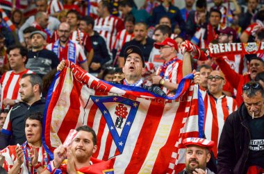 Lyon, Fransa - 16 Mayıs, 2018: Atletico Madrid taraftarları final Uefa Avrupa Ligi sırasında takım maç arada Atletico Madrid vs Groupama Stadyumu, Fransa Olimpik Marsilya standları destek