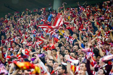 Lyon, Fransa - 16 Mayıs, 2018: Atletico Madrid taraftarları final Uefa Avrupa Ligi sırasında takım maç arada Atletico Madrid vs Groupama Stadyumu, Fransa Olimpik Marsilya standları destek