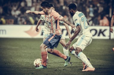 Lyon, Fransa - 16 Mayıs, 2018: Angel Correa (L) Valera Germain Atletico Madrid vs Groupama Stadyumu, Fransa Olimpik Marsilya arasında final Uefa Avrupa Ligi maçı sırasında karşı