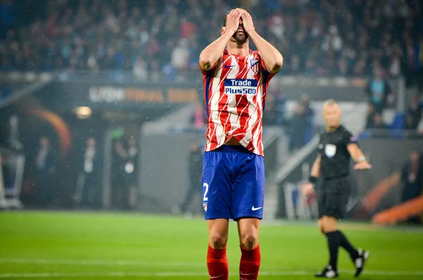 Lyon, Fransa - 16 Mayıs, 2018: Diego Godin Atletico Madrid vs Groupama Stadyumu, Fransa Olimpik Marsilya arasında final Uefa Avrupa Ligi maçı sırasında üzgün