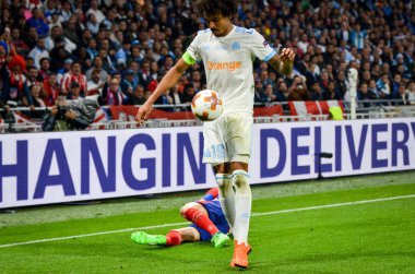 Lyon, Fransa - 16 Mayıs, 2018: Gabi Luiz Gustavo (R) arada Atletico Madrid vs Olimpik Marsilya Groupama Stadyumu, Fransa final Uefa Avrupa Ligi maçı sırasında karşı