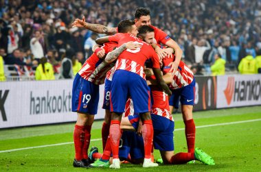 Lyon, Fransa - 16 Mayıs, 2018: Atletico Madrid oyuncuları kutlamak Atletico Madrid vs Groupama Stadyumu'nda Fransa Olimpik Marsilya arasında final Uefa Avrupa Ligi maçı sırasında bir gol