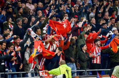 Lyon, Fransa - 16 Mayıs, 2018: Atletico Madrid taraftarları final Uefa Avrupa Ligi sırasında takım maç arada Atletico Madrid vs Groupama Stadyumu, Fransa Olimpik Marsilya standları destek