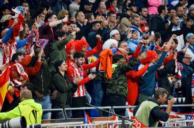 Lyon, Fransa - 16 Mayıs, 2018: Atletico Madrid taraftarları final Uefa Avrupa Ligi sırasında takım maç arada Atletico Madrid vs Groupama Stadyumu, Fransa Olimpik Marsilya standları destek