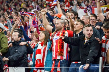 Lyon, Fransa - 16 Mayıs, 2018: Atletico Madrid taraftarları final Uefa Avrupa Ligi sırasında takım maç arada Atletico Madrid vs Groupama Stadyumu, Fransa Olimpik Marsilya standları destek
