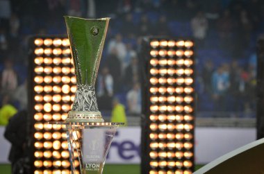 Lyon, Fransa - 16 Mayıs, 2018: Uefa Avrupa Ligi Kupası yakın çekim bir kaide Groupama Stadyumu, Fransa