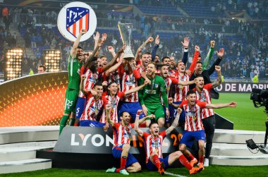 Lyon, Fransa - 16 Mayıs, 2018: Atletico Madrid ve havai fişek ile Ödülleri töreninde Fernando Torres kutlamak Uefa Kupası Avrupa Ligi Groupama Stadyumu, Fransa zafer