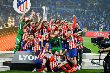 Lyon, Fransa - 16 Mayıs, 2018: Atletico Madrid ve havai fişek ile Ödülleri töreninde Fernando Torres kutlamak Uefa Kupası Avrupa Ligi Groupama Stadyumu, Fransa zafer