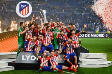 Lyon, Fransa - 16 Mayıs, 2018: Atletico Madrid ve havai fişek ile Ödülleri töreninde Fernando Torres kutlamak Uefa Kupası Avrupa Ligi Groupama Stadyumu, Fransa zafer