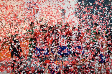 Lyon, Fransa - 16 Mayıs, 2018: Atletico Madrid ve havai fişek ile Ödülleri töreninde Fernando Torres kutlamak Uefa Kupası Avrupa Ligi Groupama Stadyumu, Fransa zafer