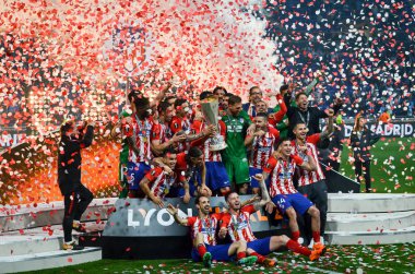 Lyon, Fransa - 16 Mayıs, 2018: Atletico Madrid ve havai fişek ile Ödülleri töreninde Fernando Torres kutlamak Uefa Kupası Avrupa Ligi Groupama Stadyumu, Fransa zafer