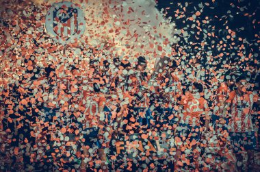 Lyon, Fransa - 16 Mayıs, 2018: Atletico Madrid ve havai fişek ile Ödülleri töreninde Fernando Torres kutlamak Uefa Kupası Avrupa Ligi Groupama Stadyumu, Fransa zafer