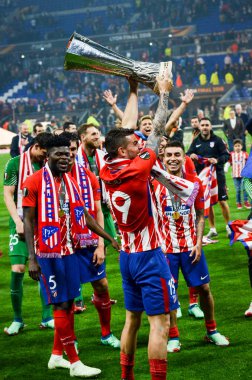 Lyon, Fransa - 16 Mayıs, 2018: Atletico Madrid ve Lucas Hernandez kutlamak zafer ile Uefa Kupası Avrupa Ligi Groupama Stadyumu, Fransa