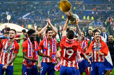 Lyon, Fransa - 16 Mayıs, 2018: Atletico Madrid ve Lucas Hernandez kutlamak zafer ile Uefa Kupası Avrupa Ligi Groupama Stadyumu, Fransa