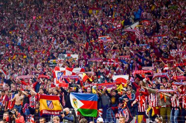 Lyon, Fransa - 16 Mayıs, 2018: Atletico Madrid taraftarları final Uefa Avrupa Ligi sırasında takım maç arada Atletico Madrid vs Groupama Stadyumu, Fransa Olimpik Marsilya standları destek