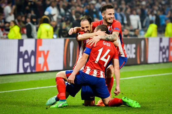 Lyon, Fransa - 16 Mayıs, 2018: Gabi ve Juanfran kutlamak Atletico Madrid vs Groupama Stadyumu, Fransa Olimpik Marsilya arasında final Uefa Avrupa Ligi maçı sırasında gol