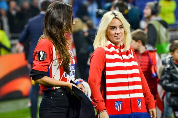 里昂, 法国-16 2018年5月: 足球运动员马德里竞技的妻子 — 图库照片