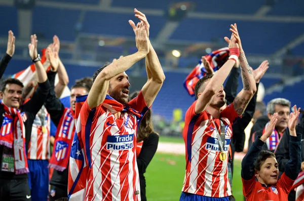 2018年5月 Athletico 马德里球员和卢卡斯 埃尔南德斯在法国 Groupama 体育场对阵奥林匹克马赛的决赛中庆祝胜利 — 图库照片