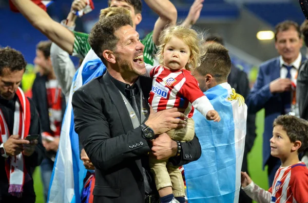 Lyon, Fransa - 16 Mayıs, 2018: Diego Simeone final Uefa Avrupa Ligi Groupama Stadyumu, Fransa Olimpik Marsilya karşı zafer kutluyor