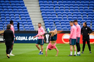 Lyon, Fransa - 16 Mayıs, 2018: eğitim futbolcular final Uefa Avrupa Ligi önce Atletico Madrid Maç Groupama Stadyumu, Fransa
