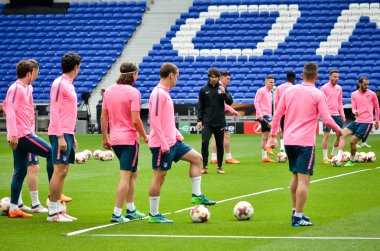 Lyon, Fransa - 16 Mayıs, 2018: eğitim futbolcular final Uefa Avrupa Ligi önce Atletico Madrid Maç Groupama Stadyumu, Fransa