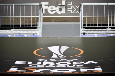 Lyon, Fransa - 16 Mayıs, 2018: Groupama Stadyumu, Fransa Ligi amblemi yakın çekim