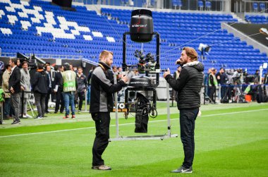 Lyon, Fransa - 16 Mayıs, 2018: örümcek kamera soars üzerinde Lyon final Uefa Avrupa Ligi sırasında stadyumda maç arada Atletico Madrid vs Olimpik Marsilya Groupama Stadyumu, Fransa