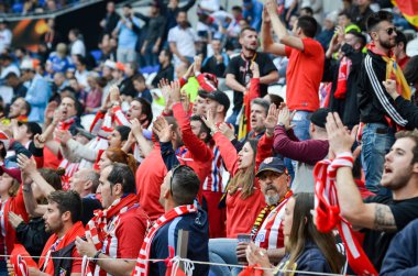 Lyon, Fransa - 16 Mayıs, 2018: Atletico Madrid taraftarları final Uefa Avrupa Ligi sırasında takım maç arada Atletico Madrid vs Groupama Stadyumu, Fransa Olimpik Marsilya standları destek