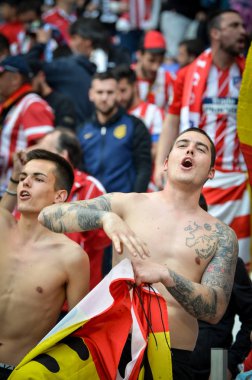 Lyon, Fransa - 16 Mayıs, 2018: Atletico Madrid taraftarları final Uefa Avrupa Ligi sırasında takım maç arada Atletico Madrid vs Groupama Stadyumu, Fransa Olimpik Marsilya standları destek