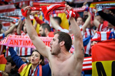 Lyon, Fransa - 16 Mayıs, 2018: Atletico Madrid taraftarları final Uefa Avrupa Ligi sırasında takım maç arada Atletico Madrid vs Groupama Stadyumu, Fransa Olimpik Marsilya standları destek