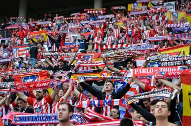 Lyon, Fransa - 16 Mayıs, 2018: Atletico Madrid taraftarları final Uefa Avrupa Ligi sırasında takım maç arada Atletico Madrid vs Groupama Stadyumu, Fransa Olimpik Marsilya standları destek