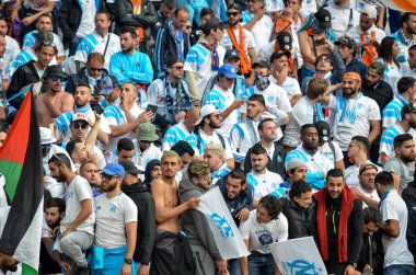 Lyon, Fransa - 16 Mayıs, 2018: Olimpik Marsilya hayranları takım sırasında final Uefa Avrupa Ligi maç arada Atletico Madrid vs Groupama Stadyumu, Fransa Olimpik Marsilya standları destek