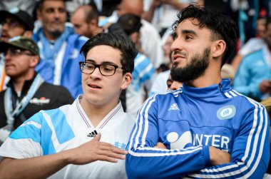 Lyon, Fransa - 16 Mayıs, 2018: Olimpik Marsilya hayranları takım sırasında final Uefa Avrupa Ligi maç arada Atletico Madrid vs Groupama Stadyumu, Fransa Olimpik Marsilya standları destek