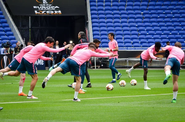 Lyon, Fransa - 16 Mayıs, 2018: eğitim futbolcular final Uefa Avrupa Ligi önce Atletico Madrid Maç Groupama Stadyumu, Fransa