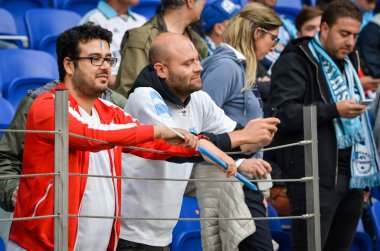 Lyon, Fransa - 16 Mayıs, 2018: Olimpik Marsilya hayranları takım sırasında final Uefa Avrupa Ligi maç arada Atletico Madrid vs Groupama Stadyumu, Fransa Olimpik Marsilya standları destek