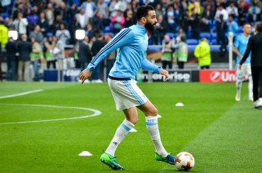 Lyon, Fransa - 16 Mayıs, 2018: Adil Rami eğitim daha önce final Uefa Avrupa Ligi maç Atletico Madrid vs arasında Olimpik Marsilya Groupama Stadyumu, Fransa
