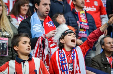 Lyon, Fransa - 16 Mayıs, 2018: Atletico Madrid taraftarları final Uefa Avrupa Ligi sırasında takım maç arada Atletico Madrid vs Groupama Stadyumu, Fransa Olimpik Marsilya standları destek