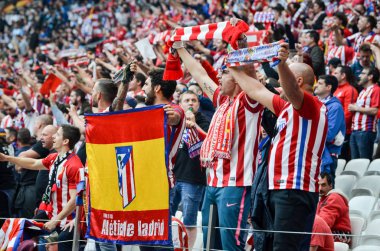 Lyon, Fransa - 16 Mayıs, 2018: Atletico Madrid taraftarları final Uefa Avrupa Ligi sırasında takım maç arada Atletico Madrid vs Groupama Stadyumu, Fransa Olimpik Marsilya standları destek