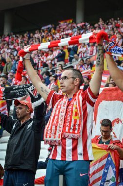 Lyon, Fransa - 16 Mayıs, 2018: Atletico Madrid taraftarları final Uefa Avrupa Ligi sırasında takım maç arada Atletico Madrid vs Groupama Stadyumu, Fransa Olimpik Marsilya standları destek