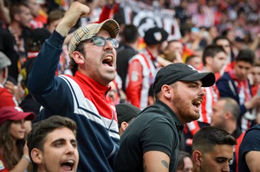 Lyon, Fransa - 16 Mayıs, 2018: Atletico Madrid taraftarları final Uefa Avrupa Ligi sırasında takım maç arada Atletico Madrid vs Groupama Stadyumu, Fransa Olimpik Marsilya standları destek
