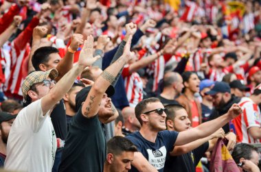Lyon, Fransa - 16 Mayıs, 2018: Atletico Madrid taraftarları final Uefa Avrupa Ligi sırasında takım maç arada Atletico Madrid vs Groupama Stadyumu, Fransa Olimpik Marsilya standları destek