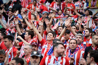 Lyon, Fransa - 16 Mayıs, 2018: Atletico Madrid taraftarları final Uefa Avrupa Ligi sırasında takım maç arada Atletico Madrid vs Groupama Stadyumu, Fransa Olimpik Marsilya standları destek