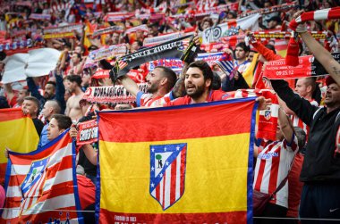 Lyon, Fransa - 16 Mayıs, 2018: Atletico Madrid taraftarları final Uefa Avrupa Ligi sırasında takım maç arada Atletico Madrid vs Groupama Stadyumu, Fransa Olimpik Marsilya standları destek