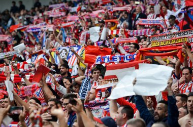 Lyon, Fransa - 16 Mayıs, 2018: Atletico Madrid taraftarları final Uefa Avrupa Ligi sırasında takım maç arada Atletico Madrid vs Groupama Stadyumu, Fransa Olimpik Marsilya standları destek