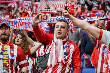 Lyon, Fransa - 16 Mayıs, 2018: Atletico Madrid taraftarları final Uefa Avrupa Ligi sırasında takım maç arada Atletico Madrid vs Groupama Stadyumu, Fransa Olimpik Marsilya standları destek