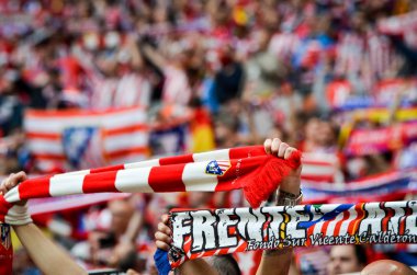 Lyon, Fransa - 16 Mayıs, 2018: Atletico Madrid taraftarları final Uefa Avrupa Ligi sırasında takım maç arada Atletico Madrid vs Groupama Stadyumu, Fransa Olimpik Marsilya standları destek