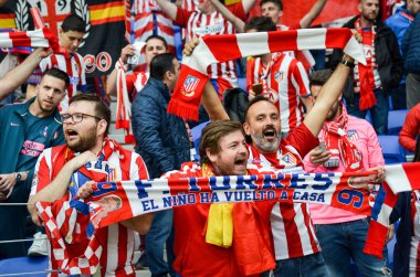 Lyon, Fransa - 16 Mayıs, 2018: Atletico Madrid taraftarları final Uefa Avrupa Ligi sırasında takım maç arada Atletico Madrid vs Groupama Stadyumu, Fransa Olimpik Marsilya standları destek