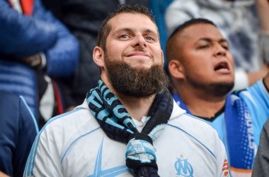 Lyon, Fransa - 16 Mayıs, 2018: Olimpik Marsilya hayranları takım sırasında final Uefa Avrupa Ligi maç arada Atletico Madrid vs Groupama Stadyumu, Fransa Olimpik Marsilya standları destek