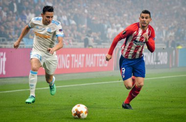 Lyon, Fransa - 16 Mayıs, 2018: Florian Thauvin Lucas Hernandez Atletico Madrid – Olimpik Marsilya, Fransa arasında final Uefa Avrupa Ligi maçı sırasında karşı